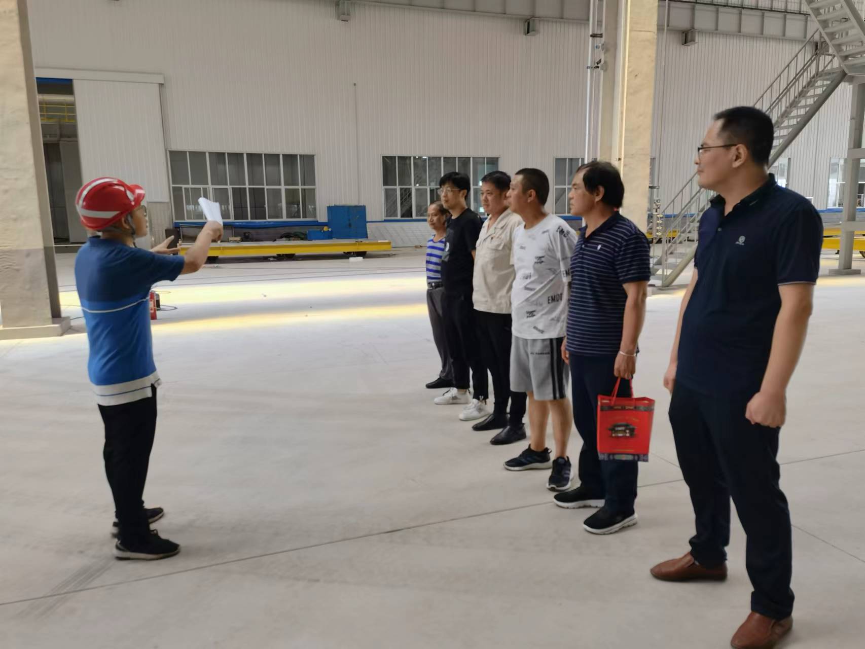 1660625574788815.jpg 總包方項目負責人授課中.jpg